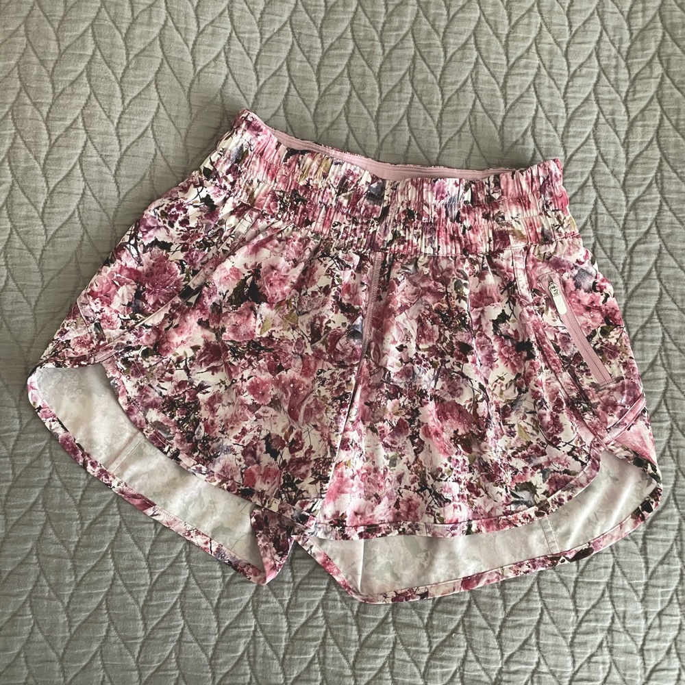 lululemon athletica Tracker Shorts Cherry Blossom
